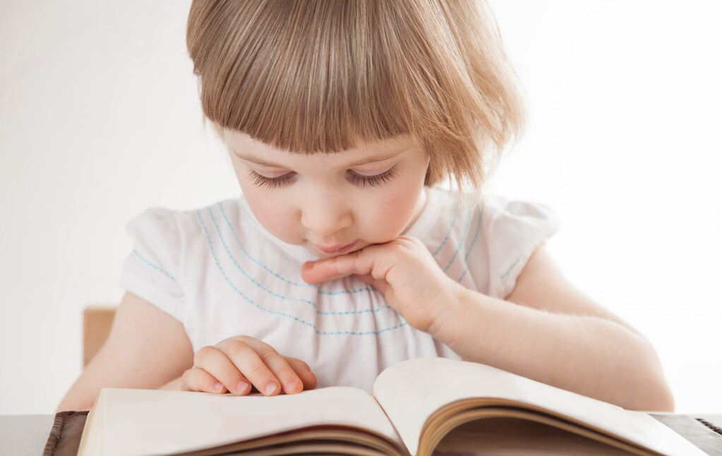 朗读是父母培养孩子阅读习惯的最佳途径